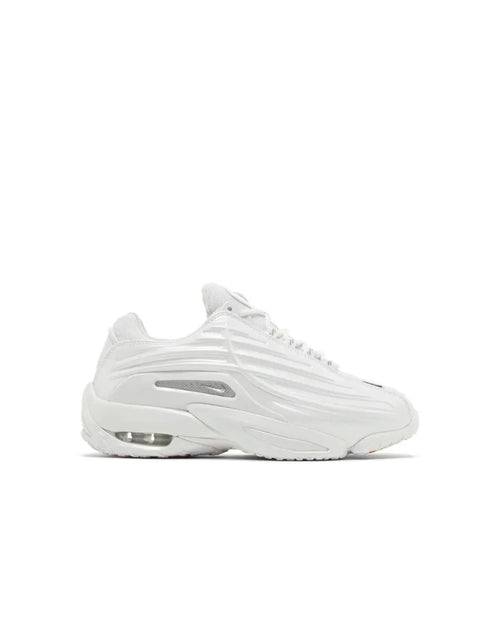 Hot Step Sneaker
